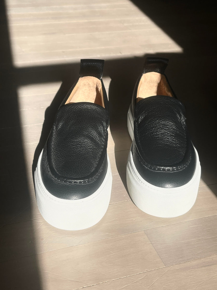 Anny.★ COMFORTZONEBlack_pairfrontview
