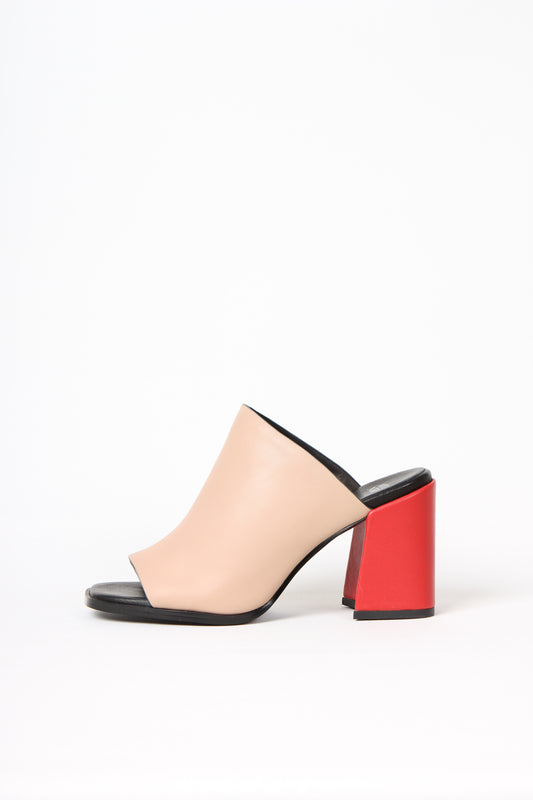 Mule in trendy color blocking combination and a flared heel from Swedish shoe brand ANNY NORD.