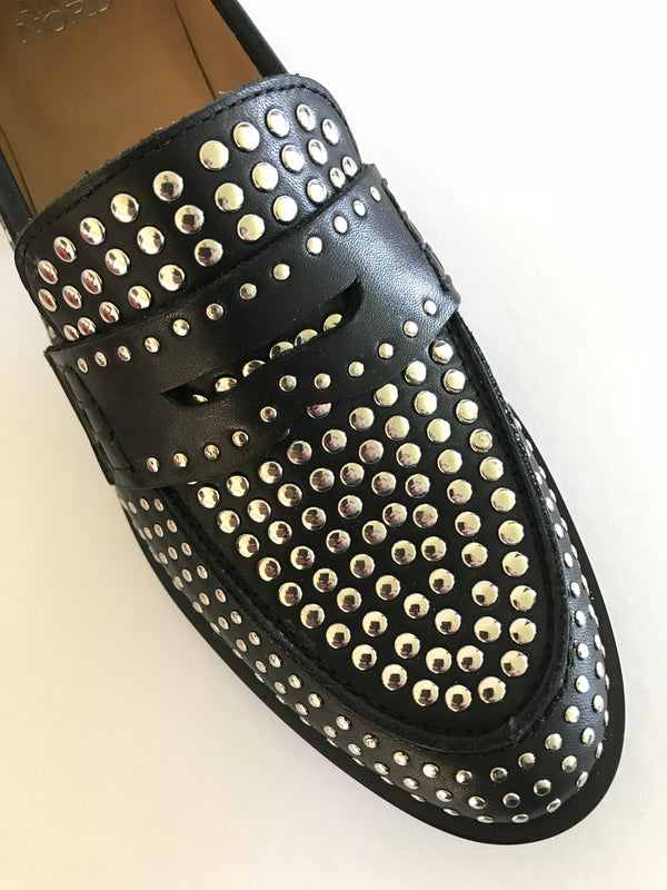 MISS JACKSON IF YOU'RE NASTY - Anny Nord's classic cut loafer with a rock 'n roll twist. Upper with silver metal studs. Designed in Sweden and handcrafted in Portugal